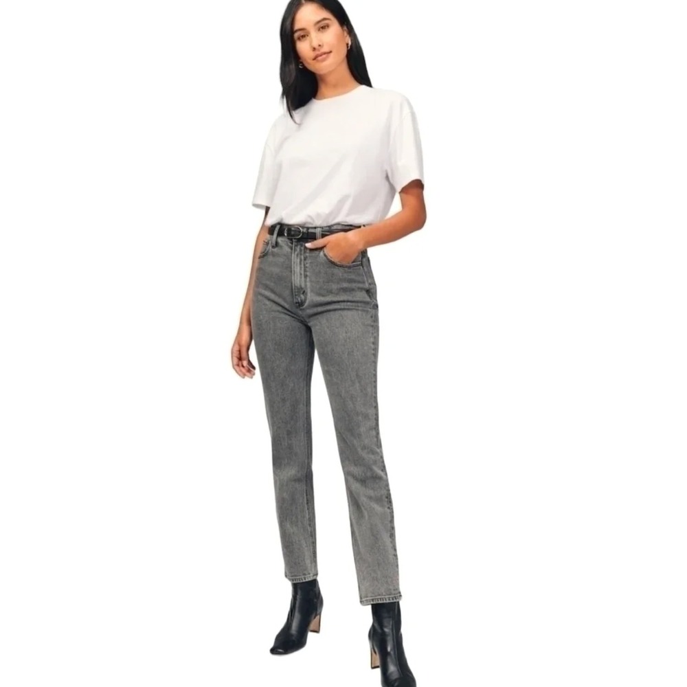 Abercrombie & Fitch The Ankle Straight Ultra High Rise Gray Jeans 25/0 Short